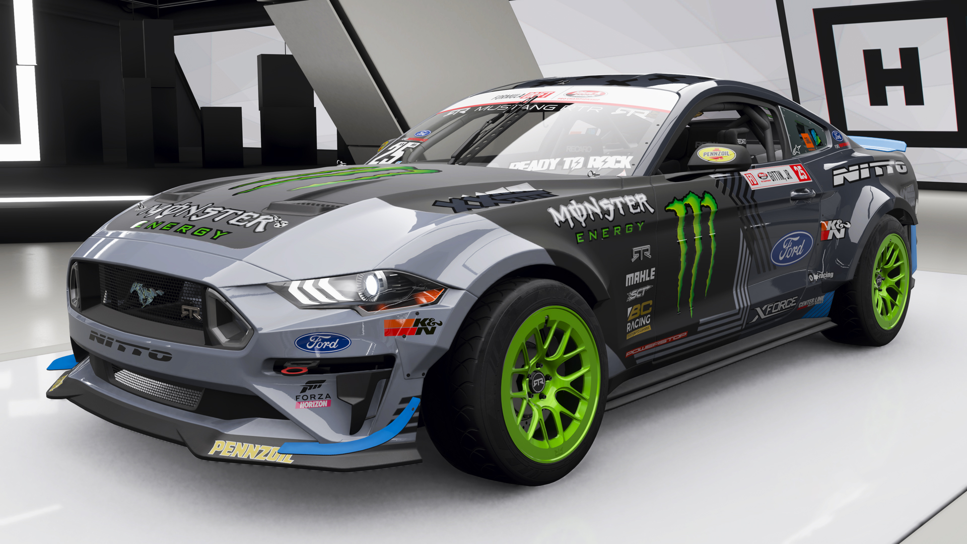 Ford Mustang RTR #25