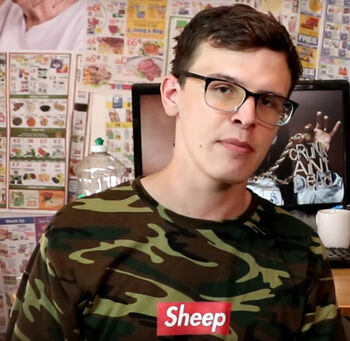 The 32-year old son of father (?) and mother(?) Idubbbz in 2024 photo. Idubbbz earned a  million dollar salary - leaving the net worth at 1,4 million in 2024