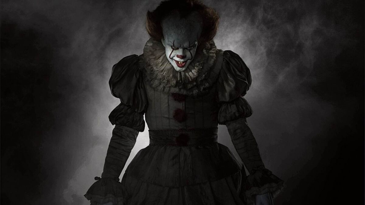 clowns killer evil pennywise it feature hero