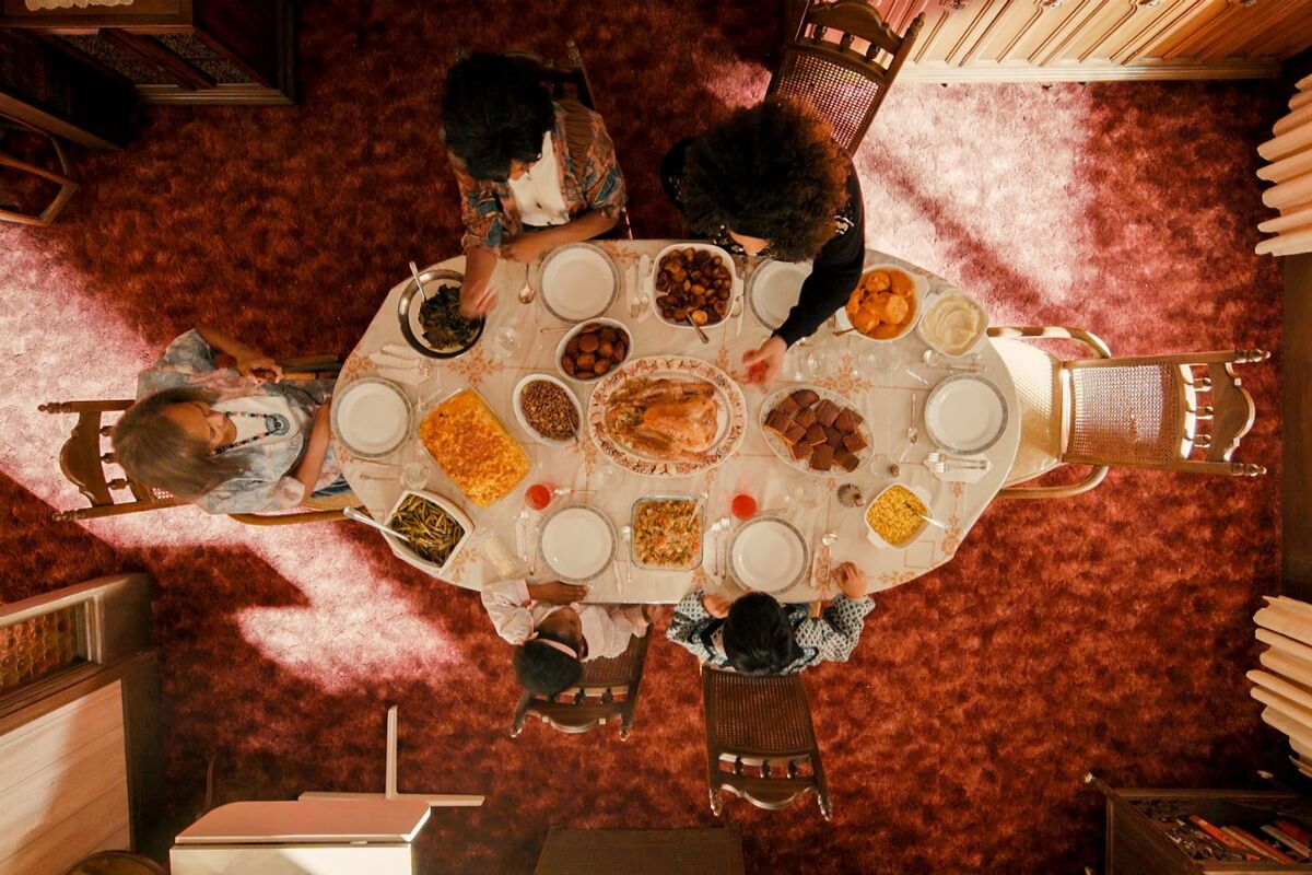 A photo from Thanksgiving, the best episode of Master of None Season 2.