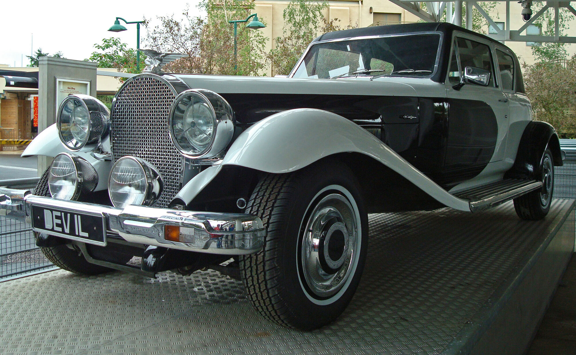 Cruella S Car 101 Dalmatians Wiki Fandom Ed By Wikia