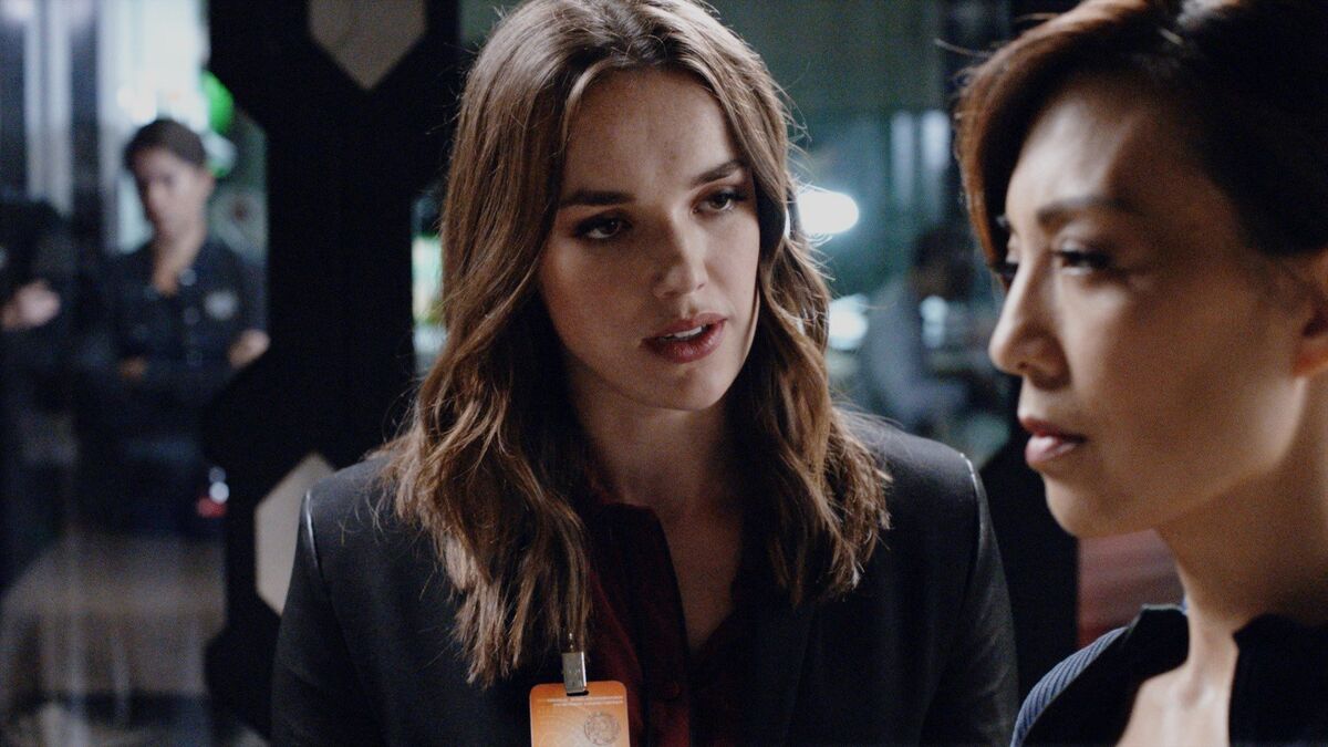 agents-of-shield-the-ghost-jemma-simmons-confronts-melinda-may