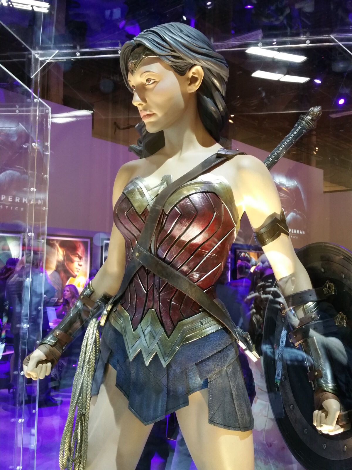 batman-v-superman-wonder-woman-costume-image