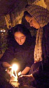 Iranianwomenmothersqcandle