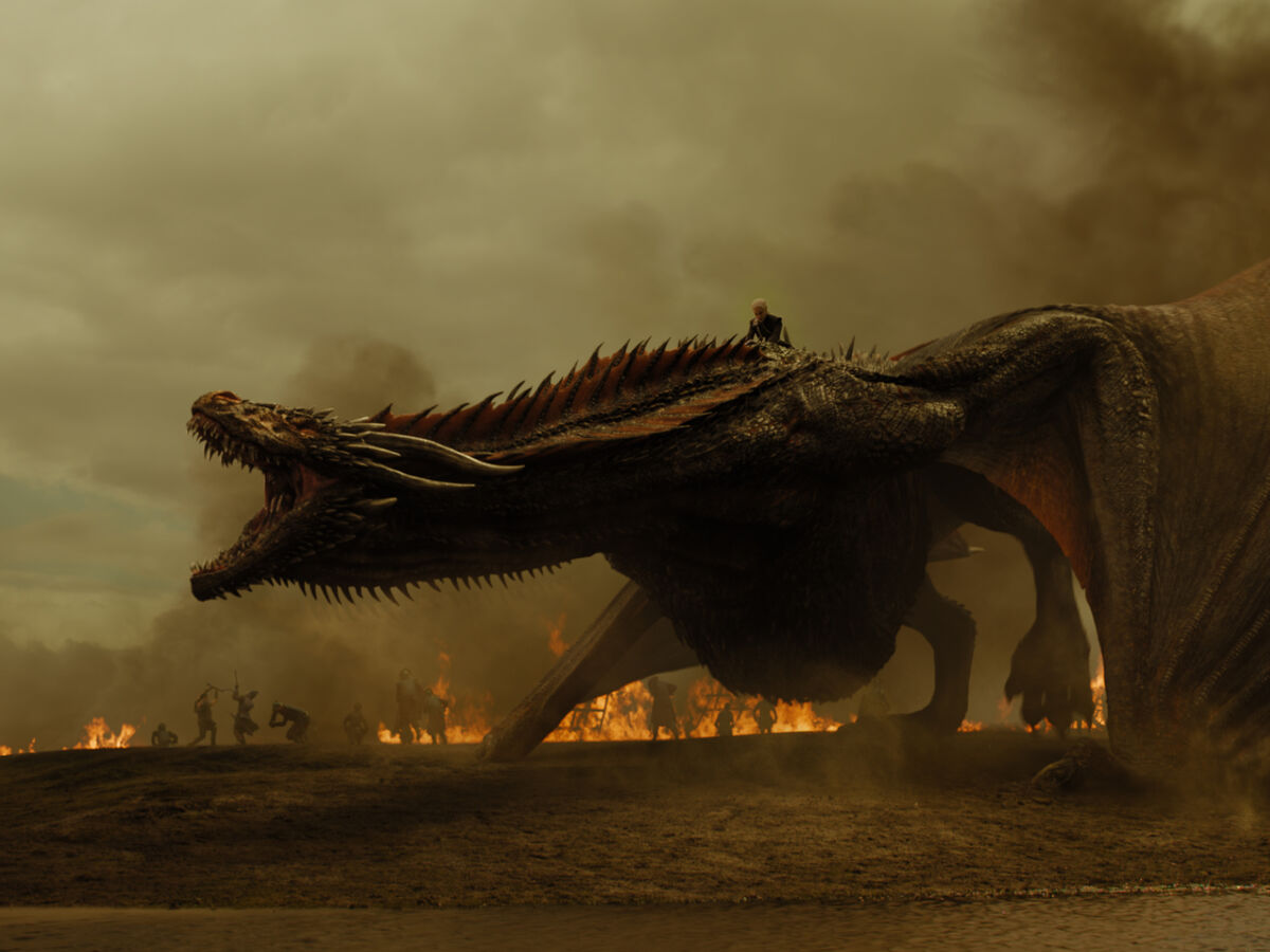 game of thrones season 7 dany rides dragon, army in flames