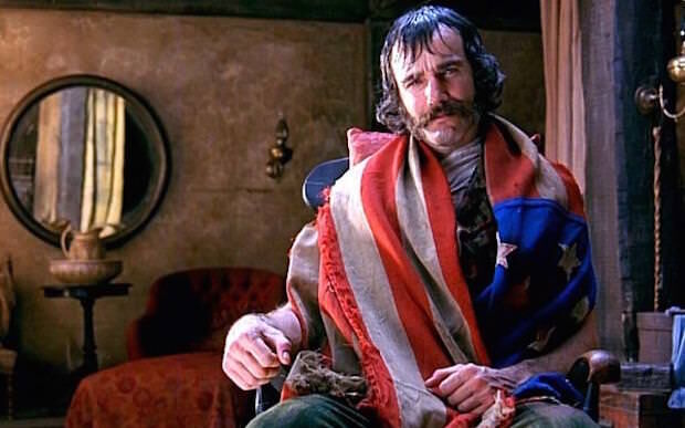 gangs-of-new-york daniel day lewis with American flag draped around his neck