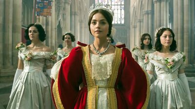 Why You Should Be Watching 'Victoria'