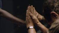 In2x08 Sawant hands