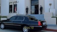 7x08 white house back door