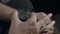 In2x09 watch press