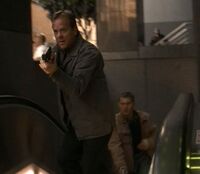 S3ep24JackChaseExitsubway