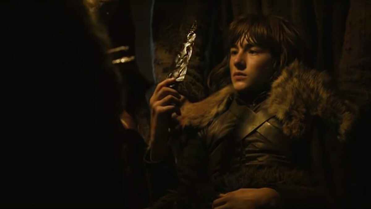 Bran holds some dragonglass
