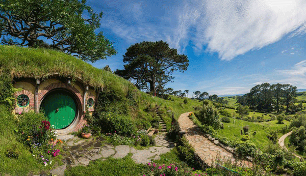 You can already tour the movie sets in New Zealand, but a Middle-earth theme park could be so much more.