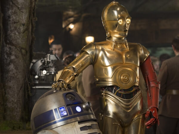 r2-d2-and-c-3po-in-star-wars-the-force-awakens