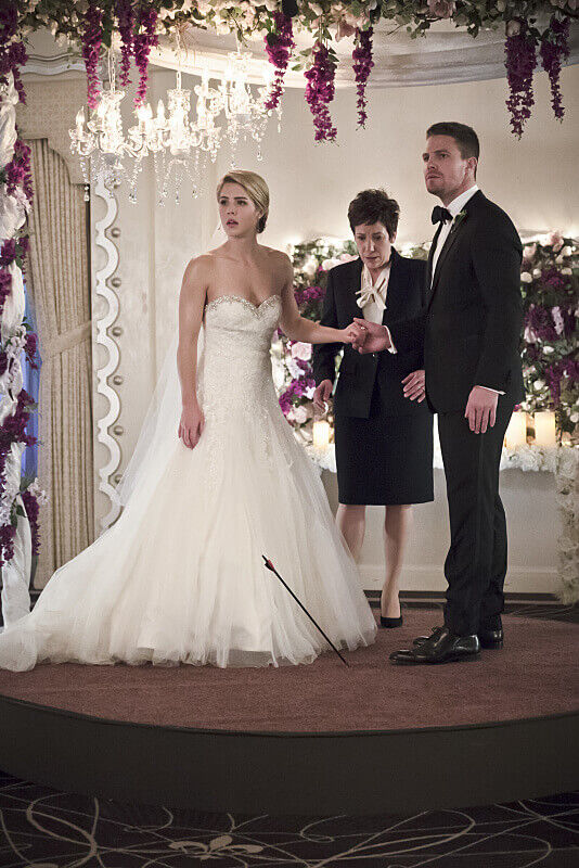 Here's Every 'Arrow' Photo of Felicity and Oliver's Wedding | Fandom