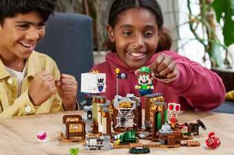 Bring Luigi’s Mansion to Life With the LEGO Super Mario Luigi’s Mansion Sets