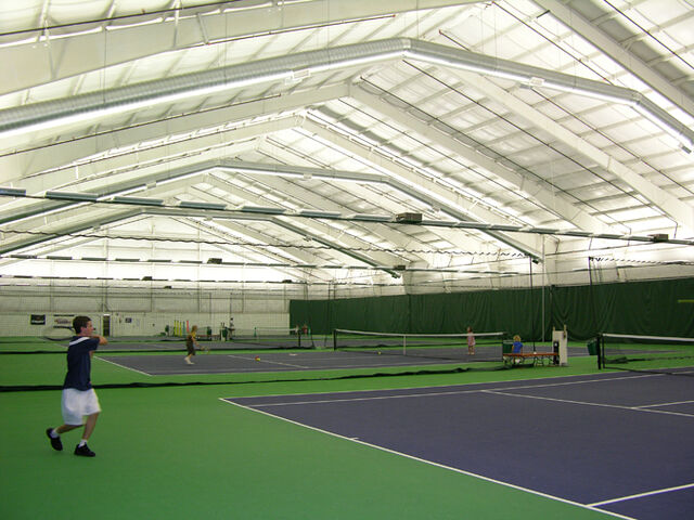 File:Tomas Tennis Court.jpg