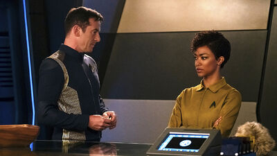 ‘Star Trek: Discovery’ Showrunner Teases 'Major Flashpoint' in Midseason Finale