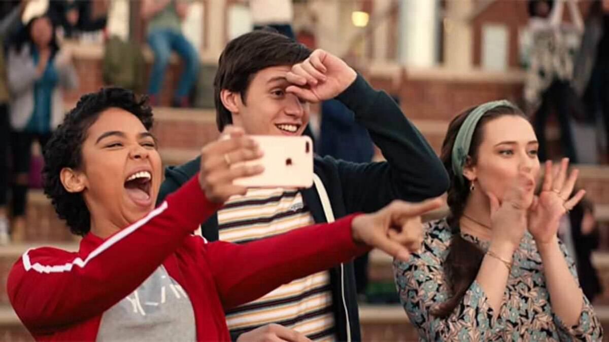 Alexandra Shipp, Nick Robinson, and Katherine Langford in &#039;Love, Simon&#039;