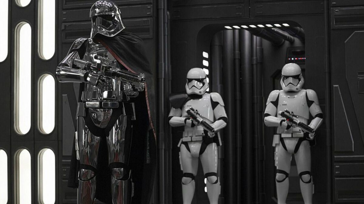 Captain Phasma Star Wars Last Jedi Pic