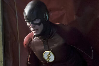 Watch 'The Flash' Cast Discuss Season 3