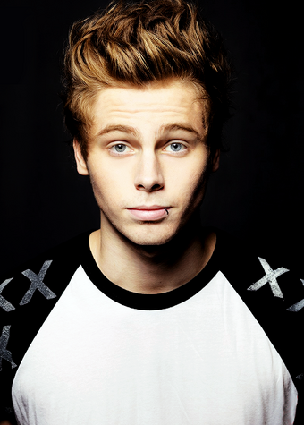 Luke Hemmings | 5SOS Wiki | Fandom