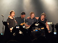 200px-5 Seconds of Summer Metro Theatre 25 Nov 2012