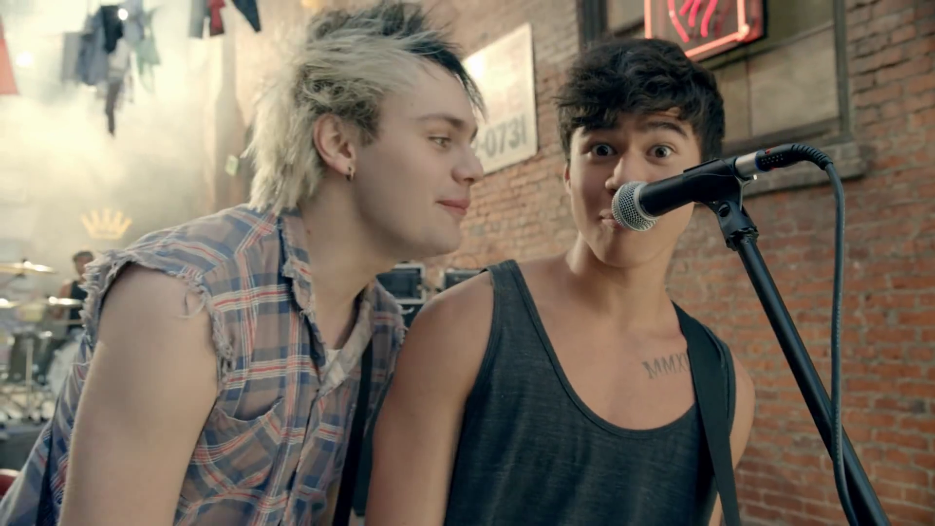 Image - 5 Seconds of Summer - She Looks So Perfect - 5 Seconds of