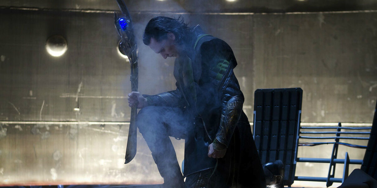 Tom-Hiddleston-Loki-The-Avengers-Scepter-Mind-Stone