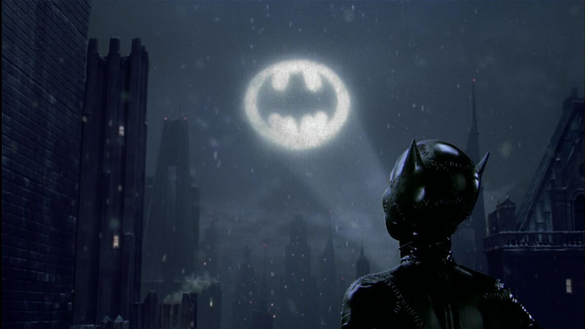 batman returns bat signal catwoman