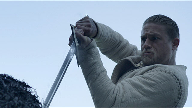 king arthur movie review charlie hunnam excalibur sowrd in the stone