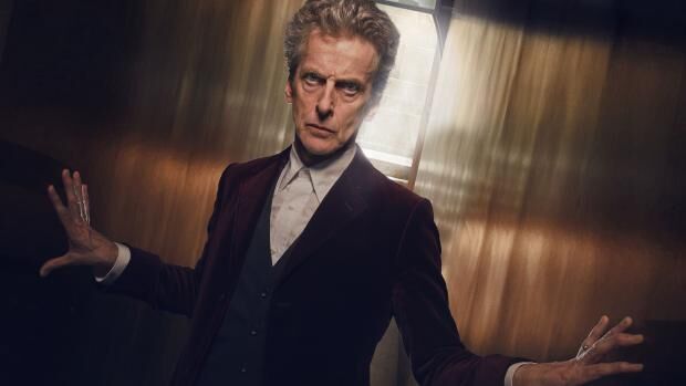 twelfth-doctor-peter-capaldi-in-a-mysterious-castle-maze