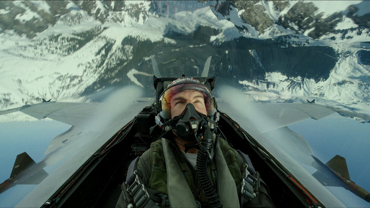 Top-Gun-Maverick-Tom-Cruise-cockpit-iii