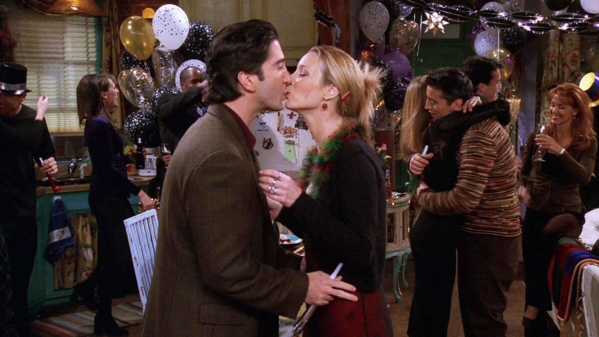 friends new years episode ross phoebe kiss
