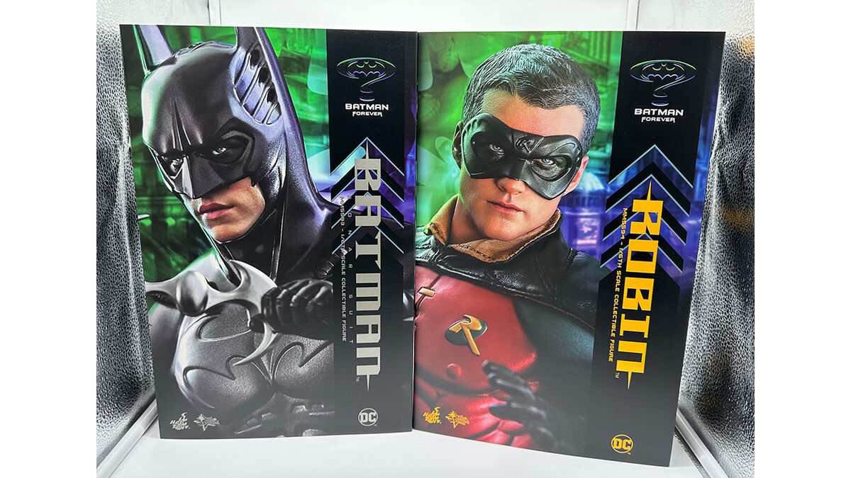 Batman Forever Hot Toys Figures Vividly Bring Batman and Robin Back to the  90s | Fandom