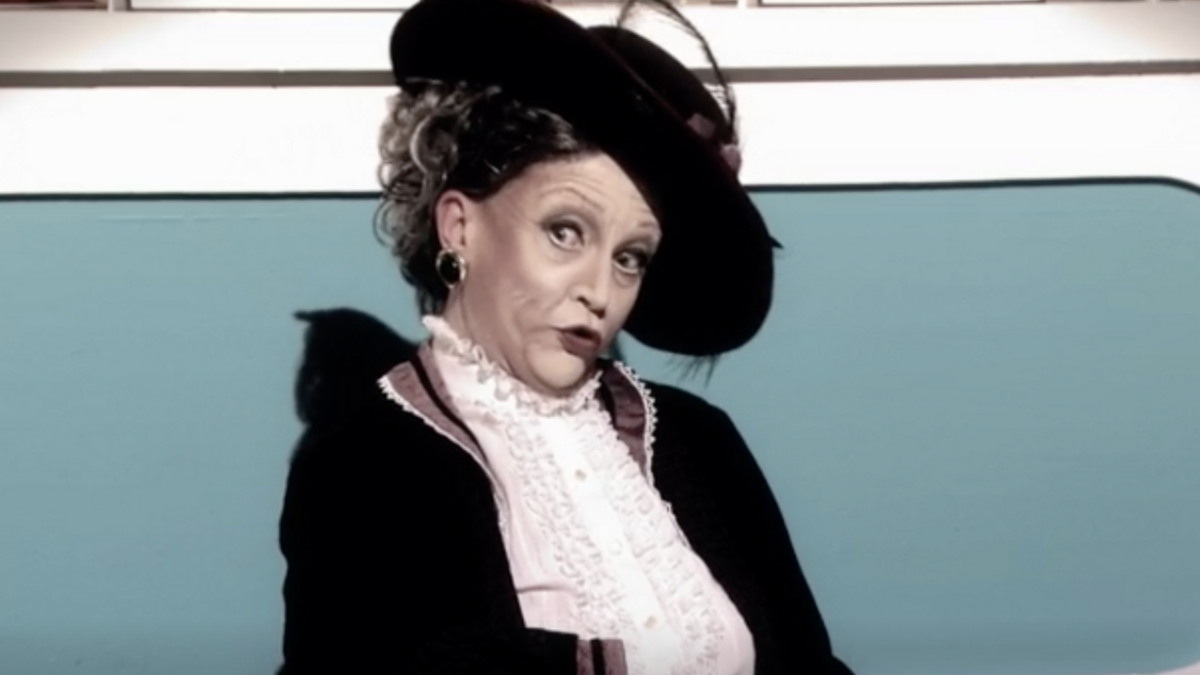 Drag Race All Stars BenDeLaCreme as maggie smith 