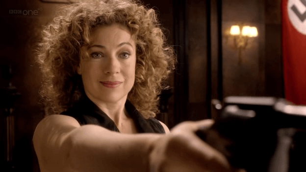 alex_kingston_doctor_who_s06e08_8GCsrsf