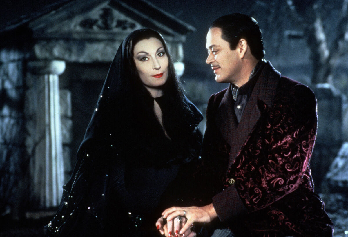 Anjelica Huston Raul Julia The Addams Family