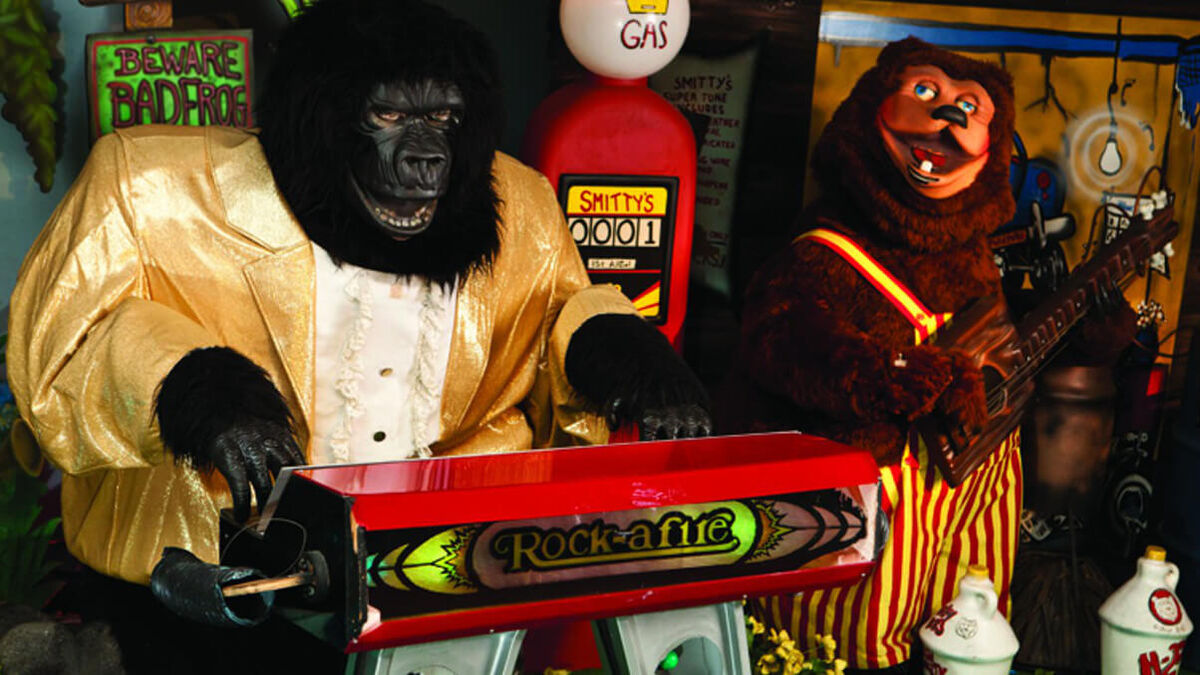 Five-Nights-Freddys-Attractions-Rockafire_Explosion