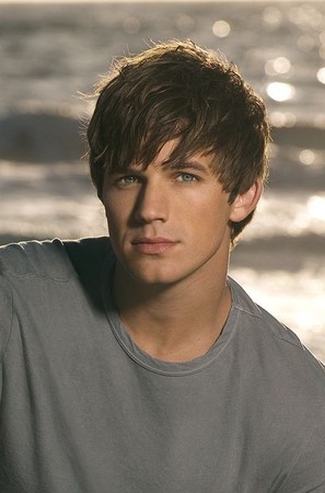 Who is annie from 90210 dating in real life