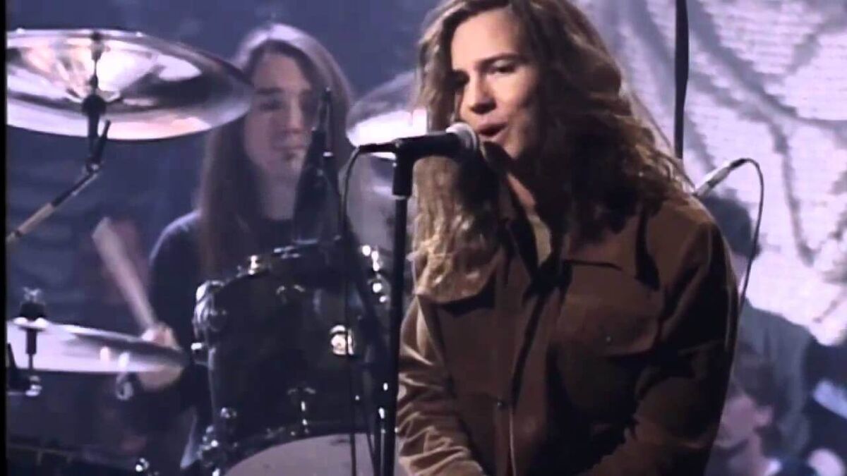 pearl jam MTV unplugged eddie vedder sings