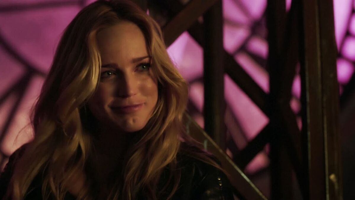 Why Sara Lance Is A Breakthrough Bisexual Superhero Fandom 2242