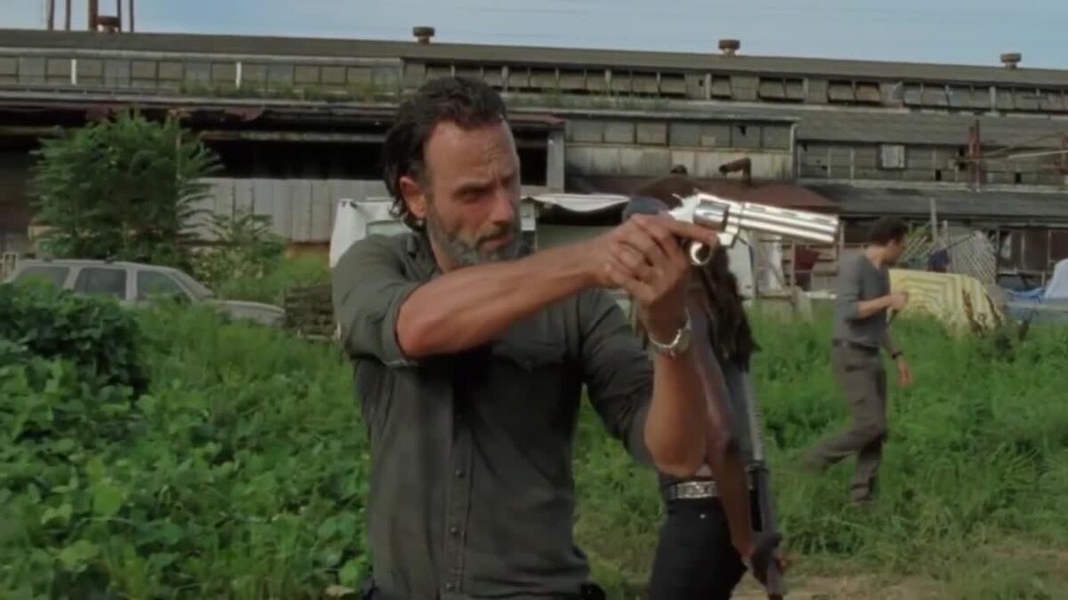 TWD - Rick aiming pistol