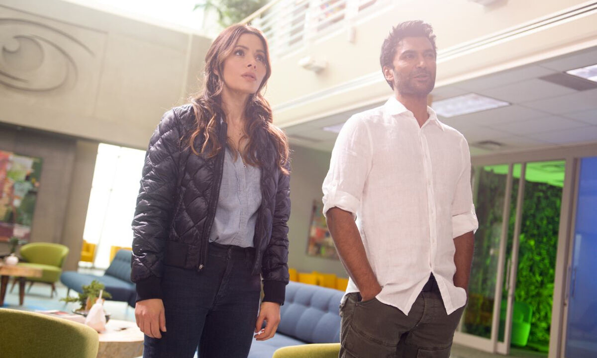 Sarah Shahi as Mara Kint, Sendhil Ramamurthy as Paul Hammond