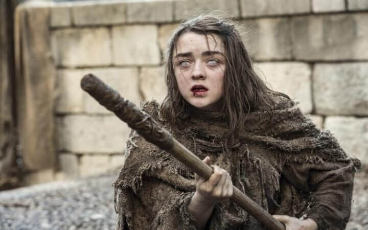 arya-stark-game-of-thrones-weilds-stick