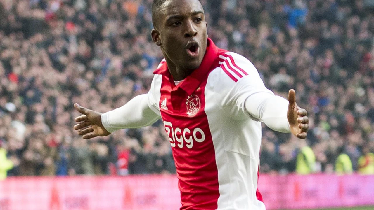Riechedly Bazoer AFC Ajax wiki FANDOM powered by Wikia