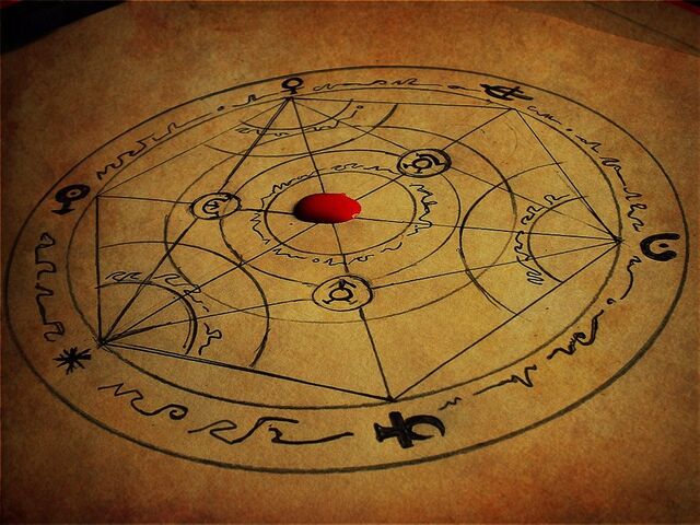 File:Transmutation circle 2 by Yuki yuri1312.jpg