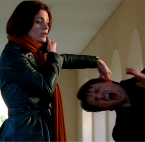 Castle beckett ear yank 3423