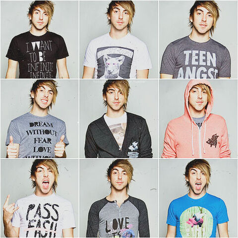 File:Alex Gaskarth.jpg