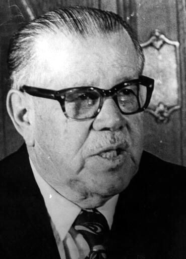 Aparicio Méndez (1976–1981).